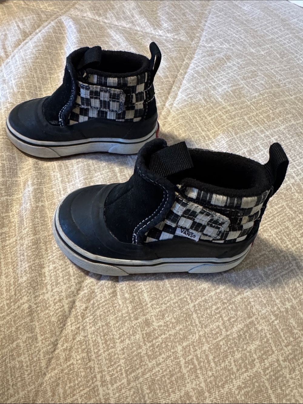 Vans high top Velcro size 4 1/2
